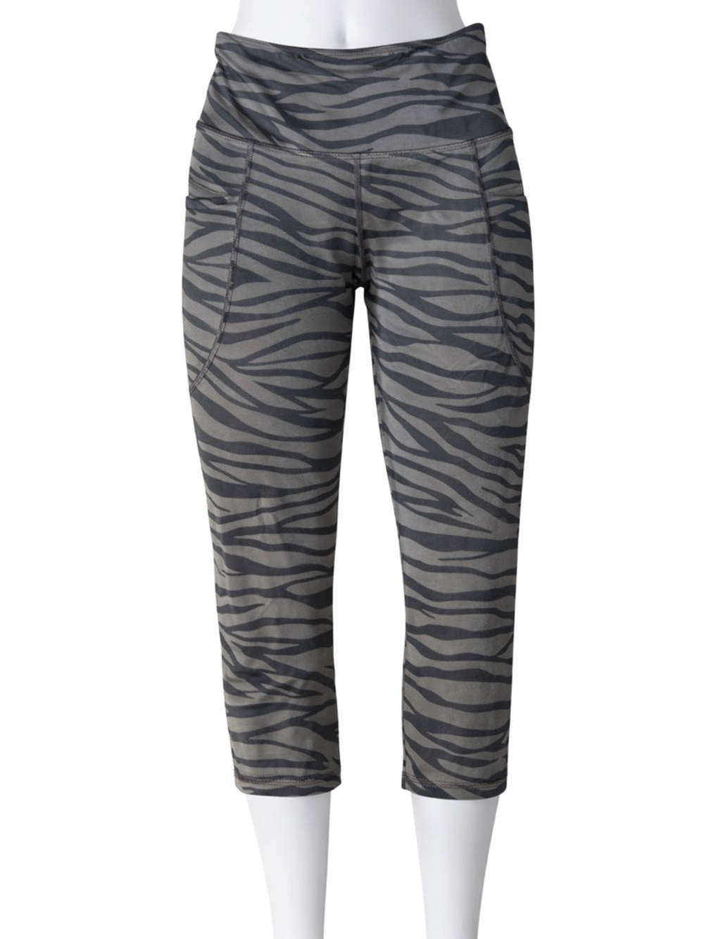 old navy active powersoft Zebra Print High-Waist Cropped Leggings size medium